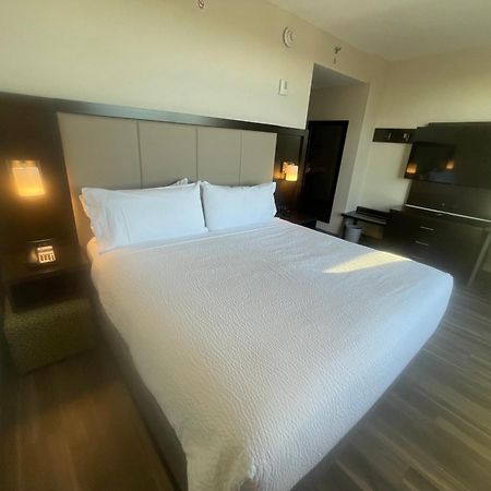 Holiday Inn Express Long Island City E - New York By Ihg エクステリア 写真