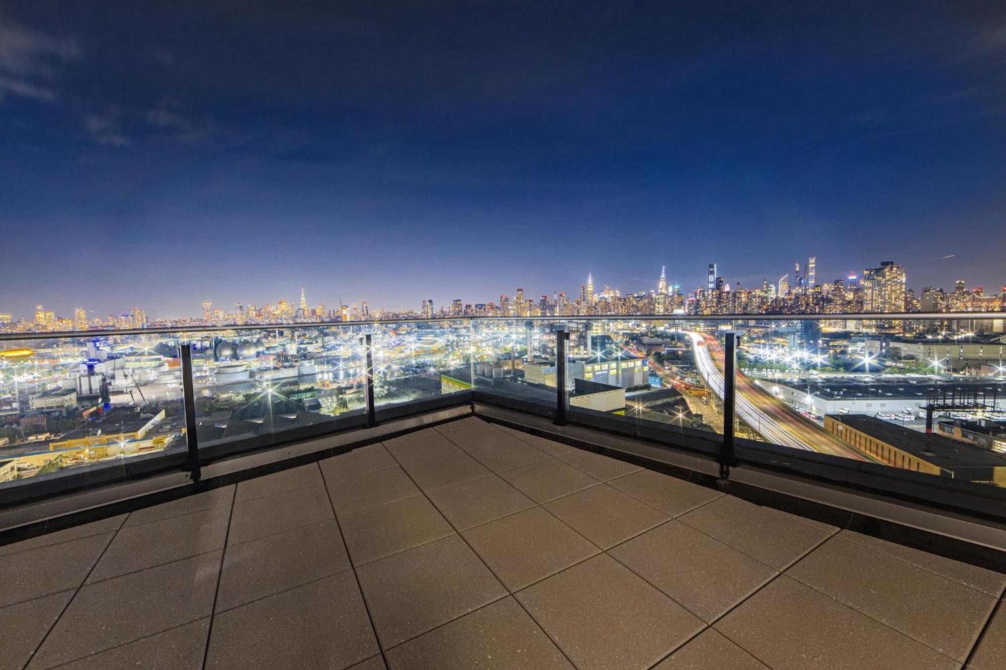 Holiday Inn Express Long Island City E - New York By Ihg エクステリア 写真