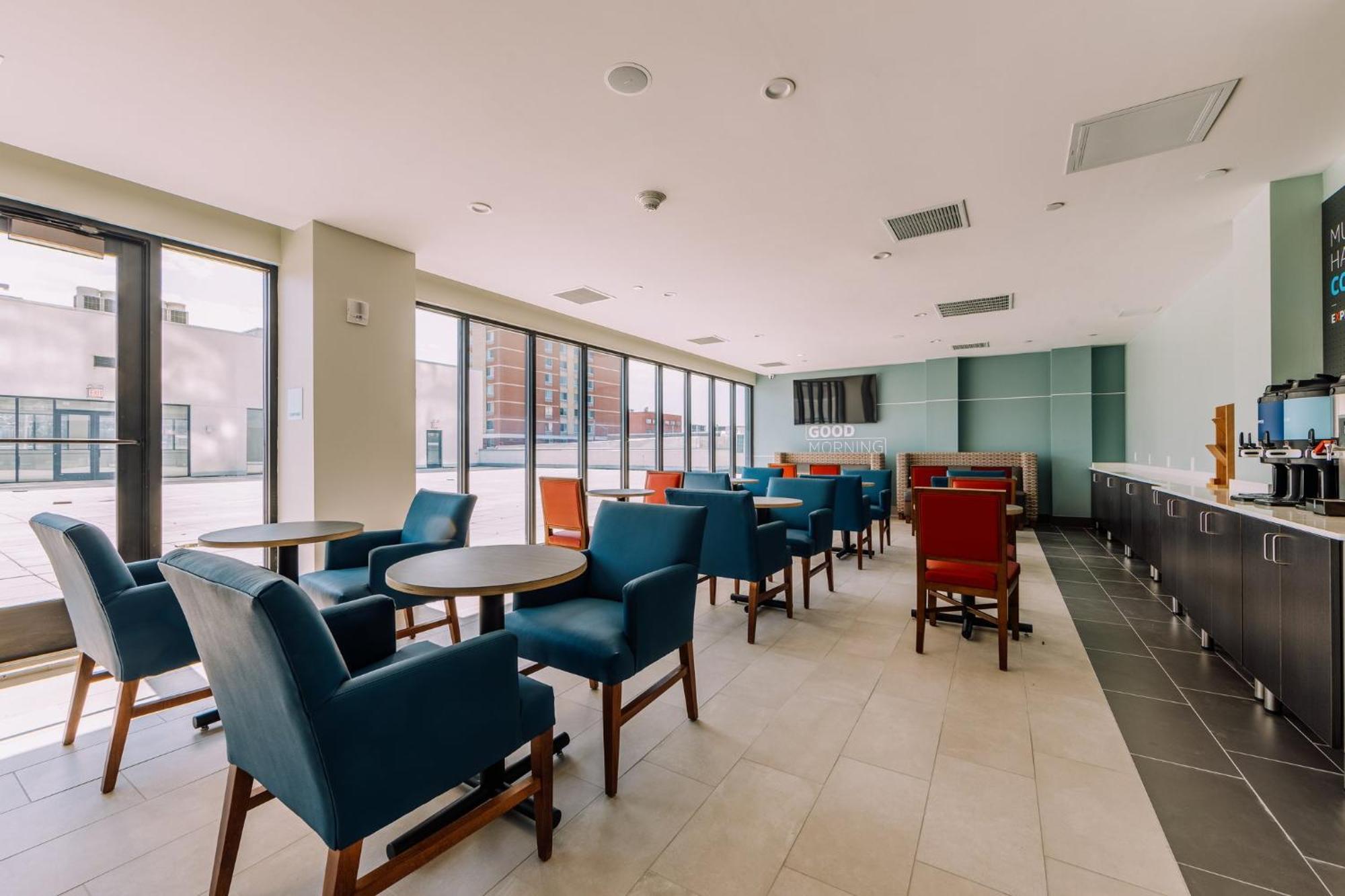 Holiday Inn Express Long Island City E - New York By Ihg エクステリア 写真